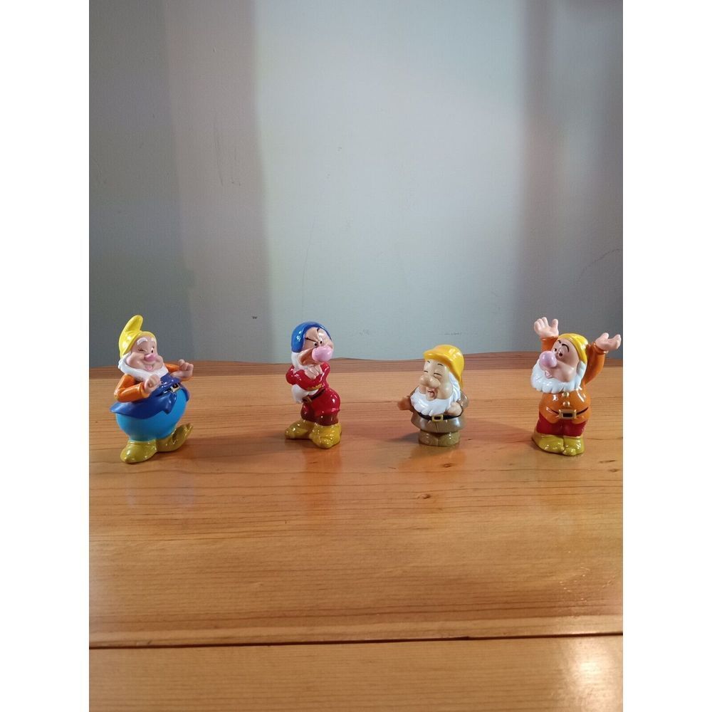 Vintage 1992 Disney Snow White Four Dwarfs Plastic Figures Toy Collectible 3.75